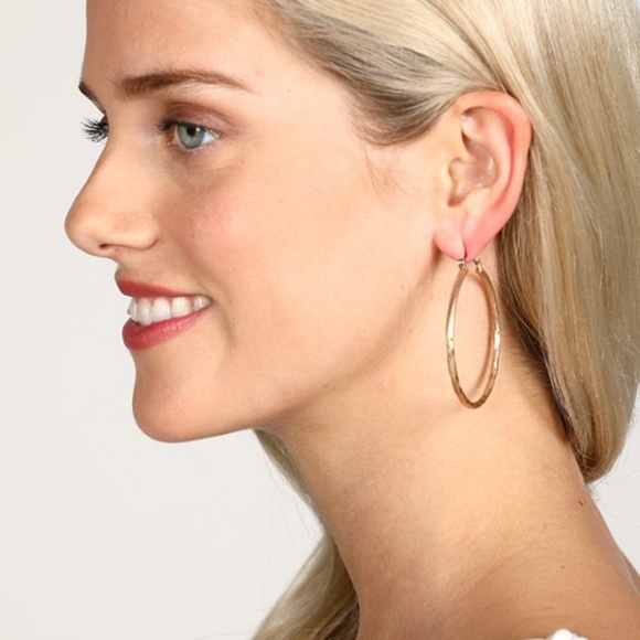 LAST 1! Gold hammered hoop earrings - Picture 5 of 5